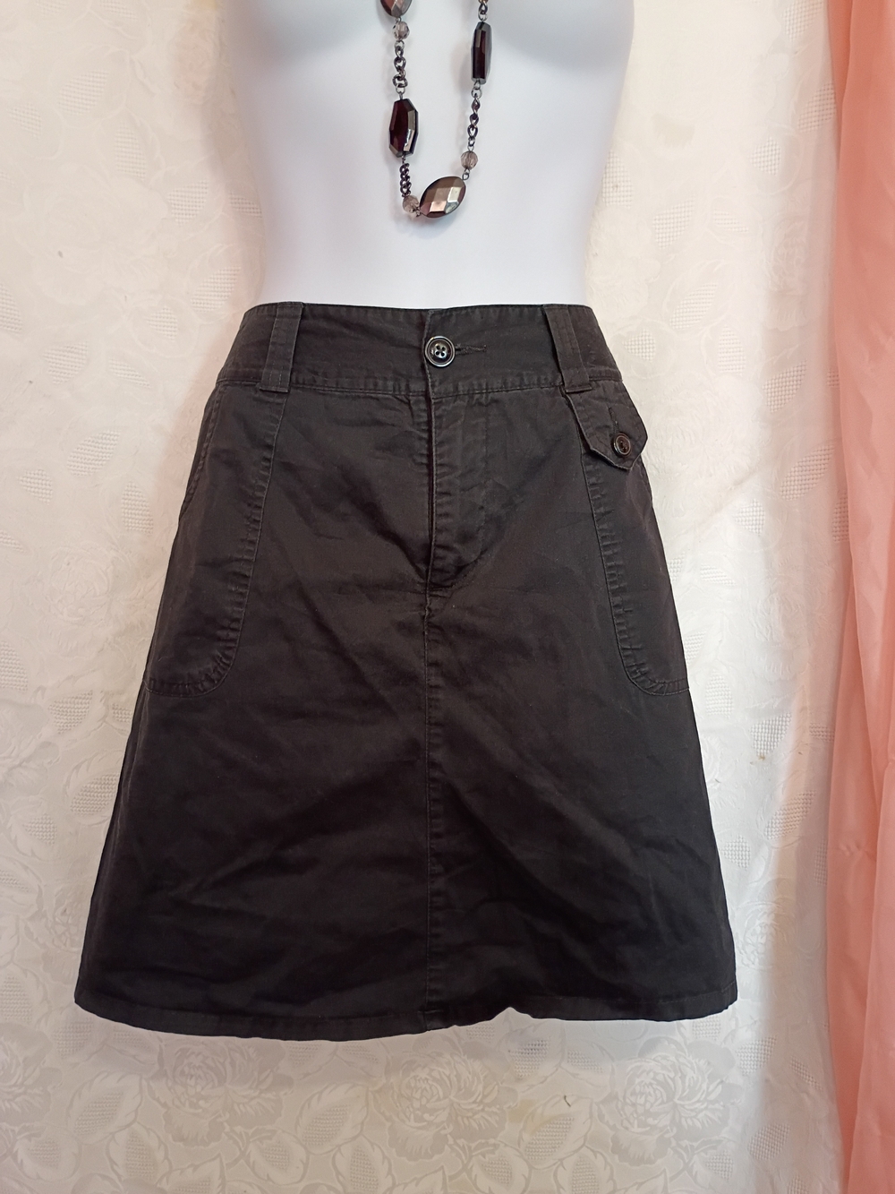 White Stag Ladies Black A-Line Skirt with Pocket Detail Sz 10